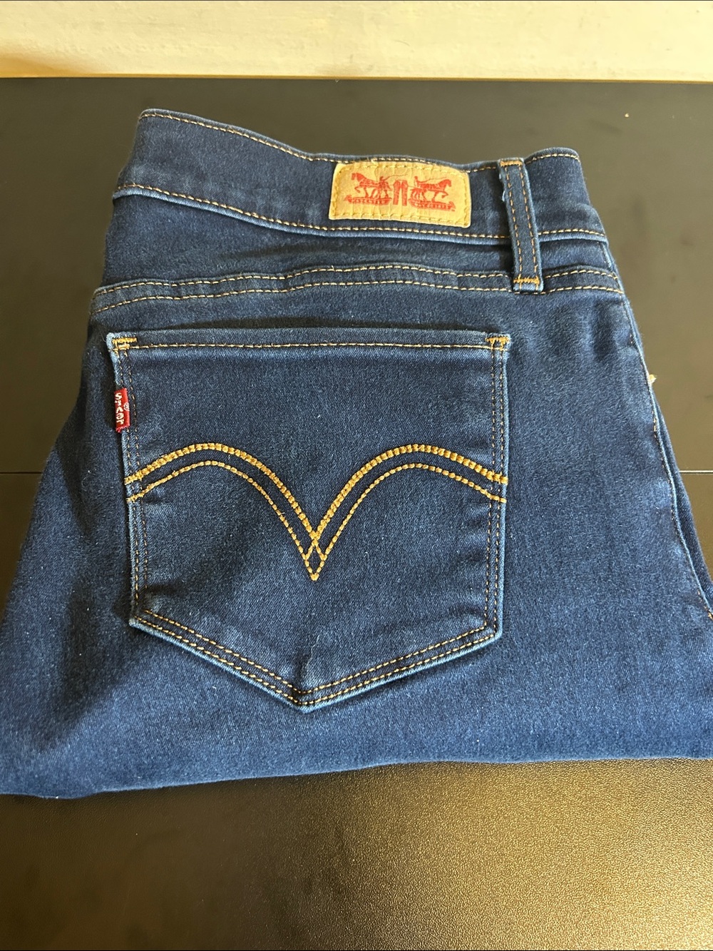 Levi's 524 Women's Navy Blue Stretch Skinny Jeans Size 9.